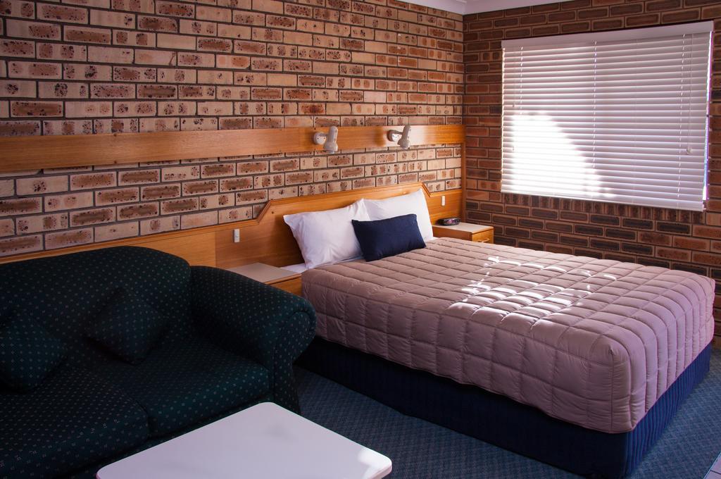 Mid Town Inn Narrabri Room photo